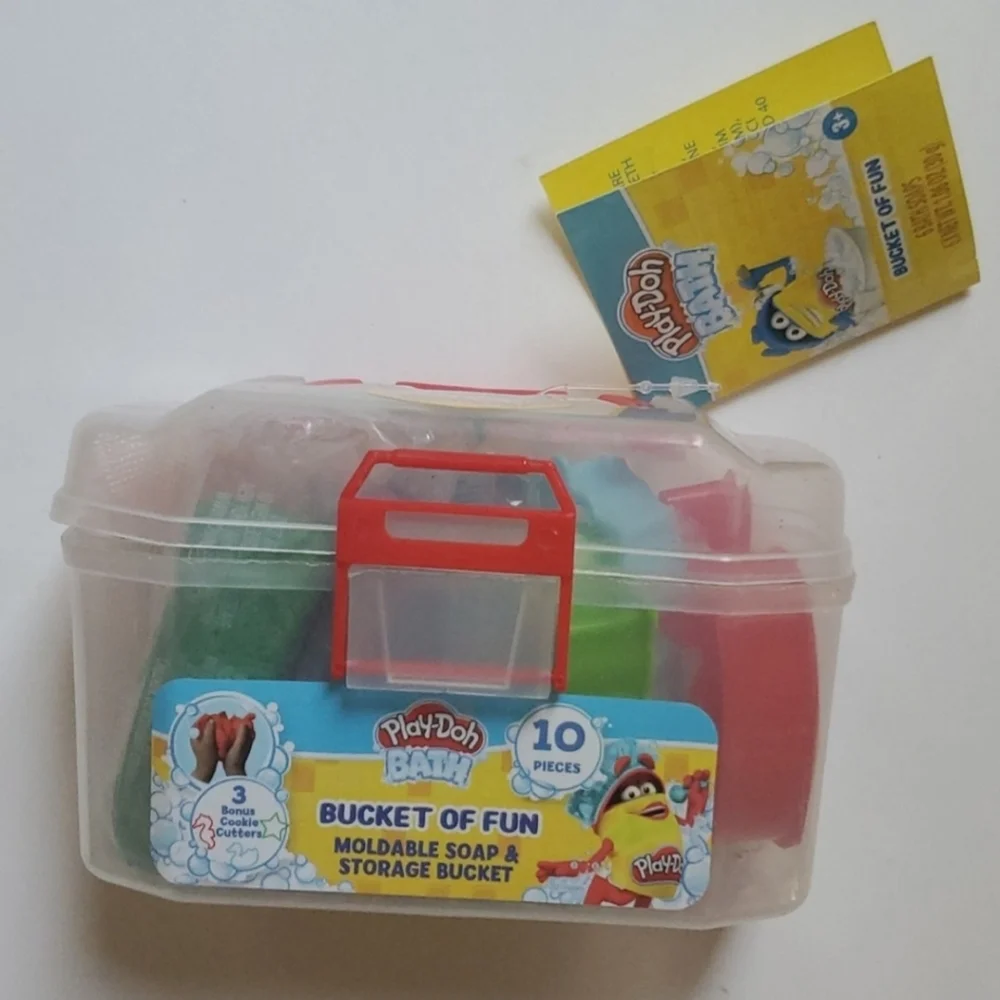 Play-Doh Bath Toy - Bucket of Fun - Colorful Molding Clay-Like Soap with Molds